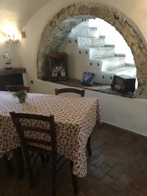 B&B La Staffa Aquino Buitenkant foto